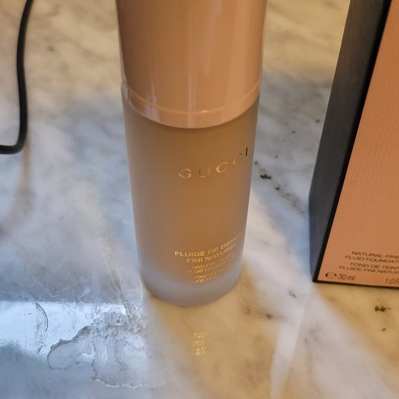 Gucci foundation fair medium - 270c - Picture 3 of 3
